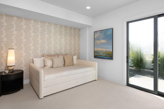 2920 Three Oaks Lane, Cincinnati, OH 45209