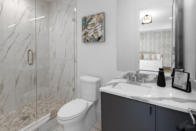 2920 Three Oaks Lane, Cincinnati, OH 45209