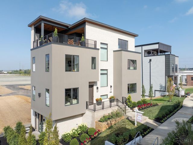 2920 Three Oaks Lane, Cincinnati, OH 45209