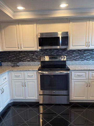 7 ELGIN PLACE 202, Dunedin, FL 34698