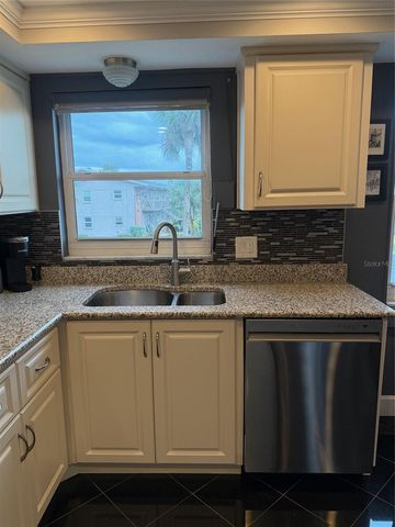 7 ELGIN PLACE 202, Dunedin, FL 34698