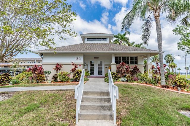 7 ELGIN PLACE 202, Dunedin, FL 34698