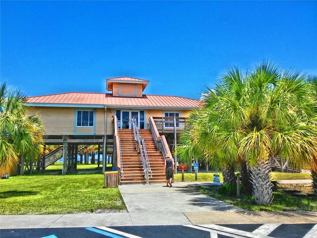 7 ELGIN PLACE 202, Dunedin, FL 34698
