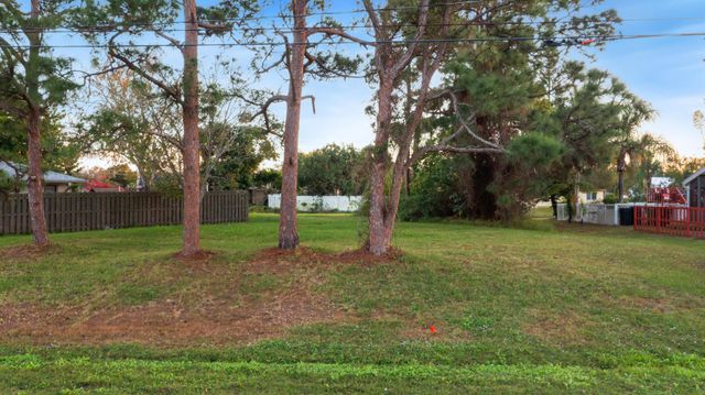 114 SW Evans Avenue, Port St Lucie, FL 34984