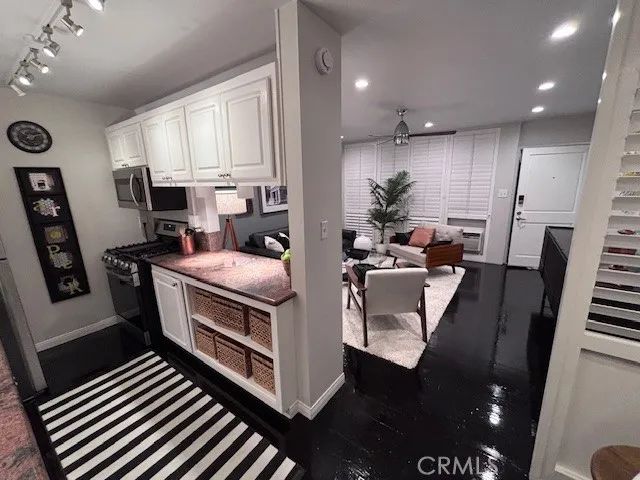 1255 N Harper Avenue 7, West Hollywood, CA 90046