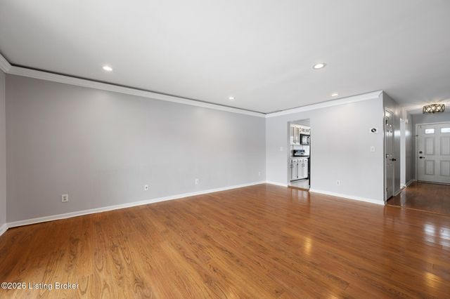 6400 Marina Dr, Prospect, KY 40059