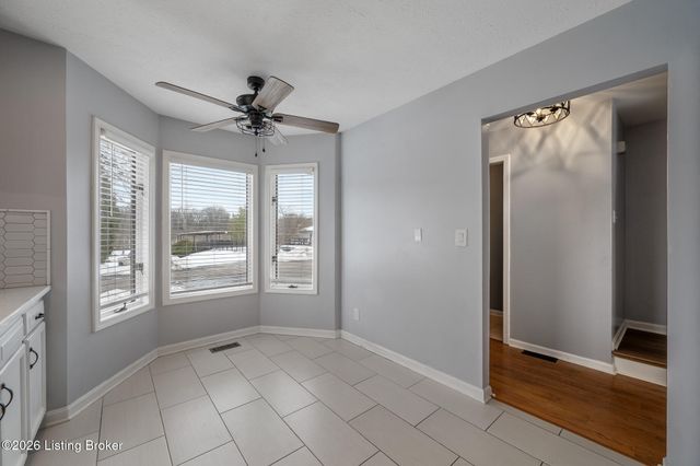 6400 Marina Dr, Prospect, KY 40059