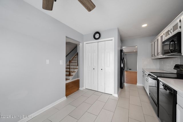 6400 Marina Dr, Prospect, KY 40059