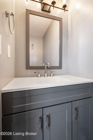 6400 Marina Dr, Prospect, KY 40059