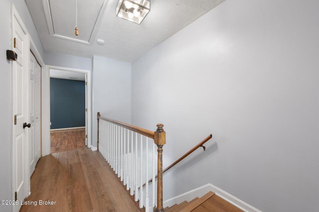 6400 Marina Dr, Prospect, KY 40059