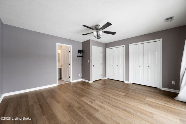 6400 Marina Dr, Prospect, KY 40059