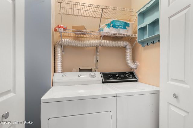 6400 Marina Dr, Prospect, KY 40059