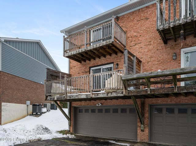 6400 Marina Dr, Prospect, KY 40059