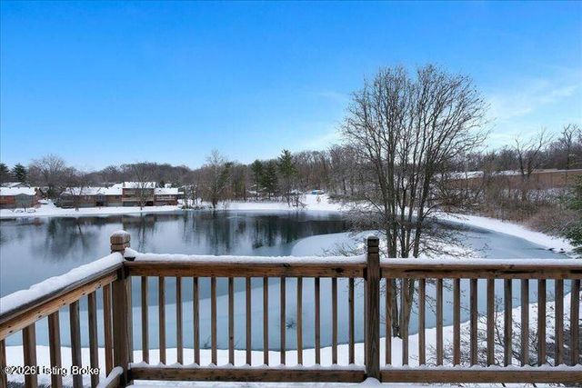 6400 Marina Dr, Prospect, KY 40059