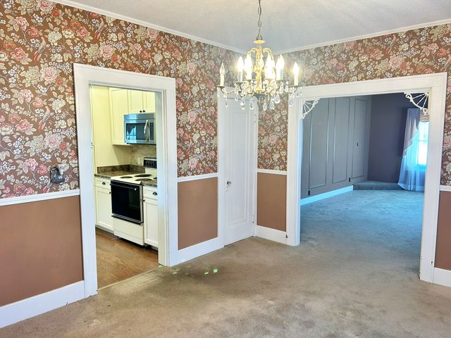 117 W Logan Street, Harrisburg, IL 62946