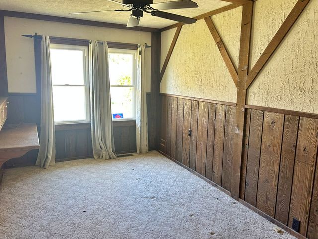 117 W Logan Street, Harrisburg, IL 62946
