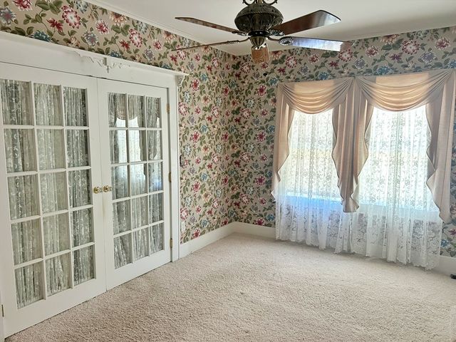 117 W Logan Street, Harrisburg, IL 62946