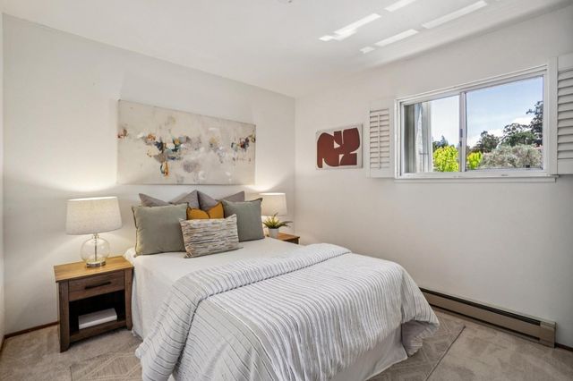 4004 Farm Hill 303, Redwood City, CA 94061