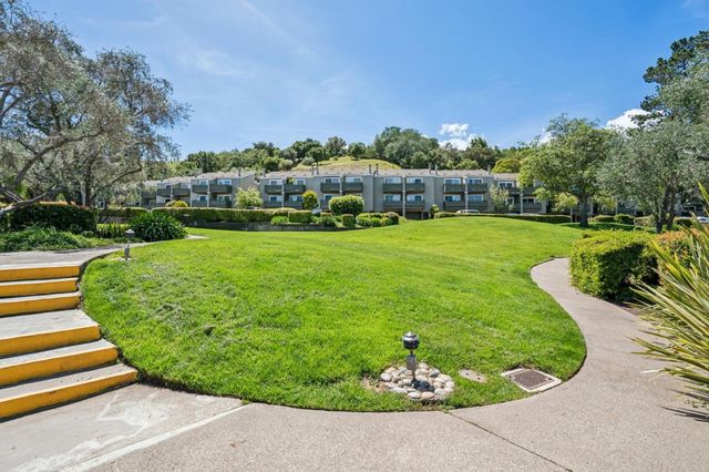 4004 Farm Hill 303, Redwood City, CA 94061