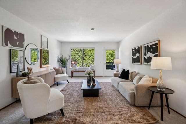 4004 Farm Hill 303, Redwood City, CA 94061