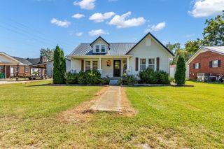 15 S Oak St, Hohenwald, TN 38462