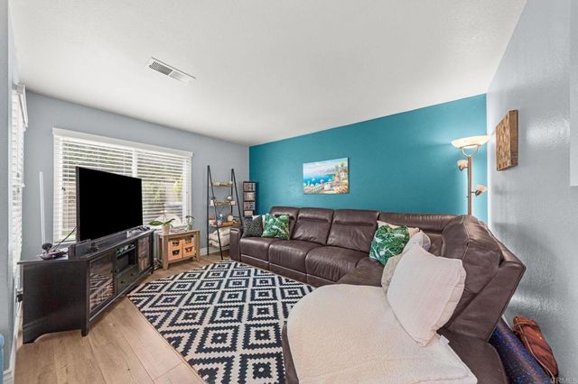 338 Ferrara Way, Vista, CA 92083