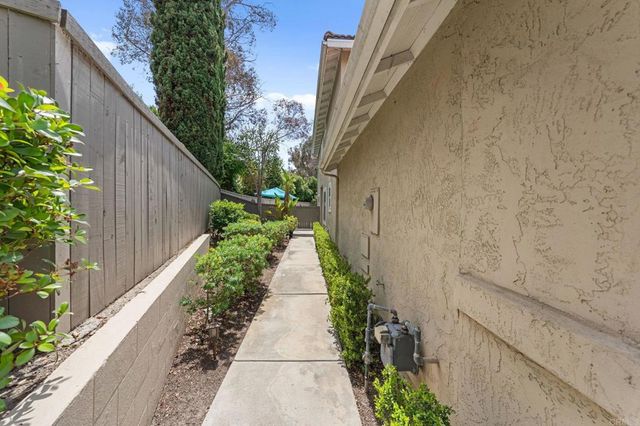 338 Ferrara Way, Vista, CA 92083