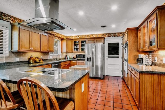 506 Greenway Dr, Corpus Christi, TX 78412