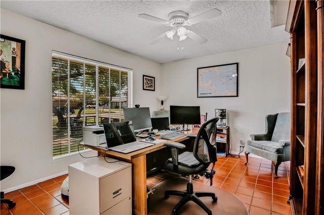 506 Greenway Dr, Corpus Christi, TX 78412