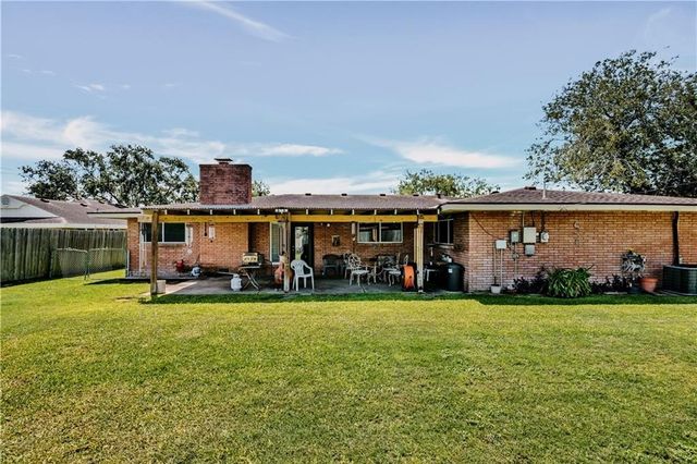 506 Greenway Dr, Corpus Christi, TX 78412