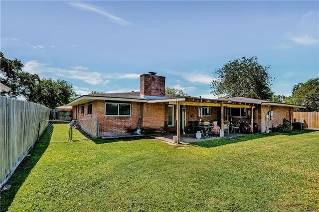 506 Greenway Dr, Corpus Christi, TX 78412