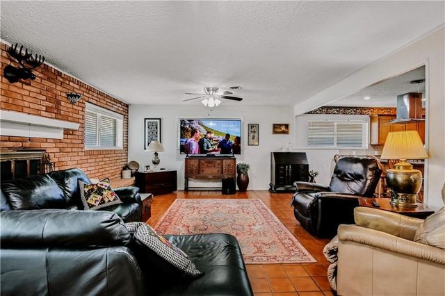506 Greenway Dr, Corpus Christi, TX 78412