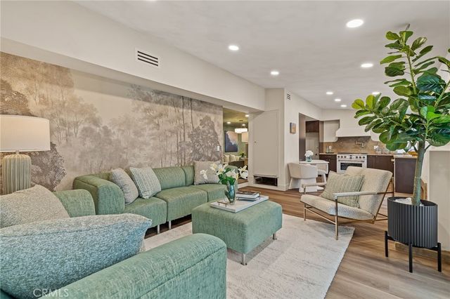 9432 Warbler, Fountain Valley, CA 92708