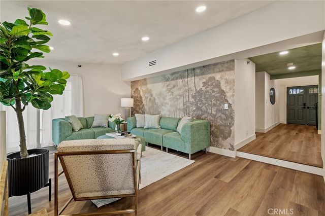 9432 Warbler, Fountain Valley, CA 92708