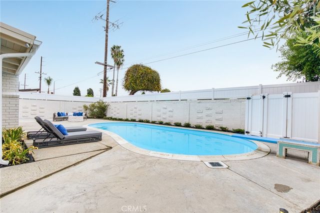 9432 Warbler, Fountain Valley, CA 92708