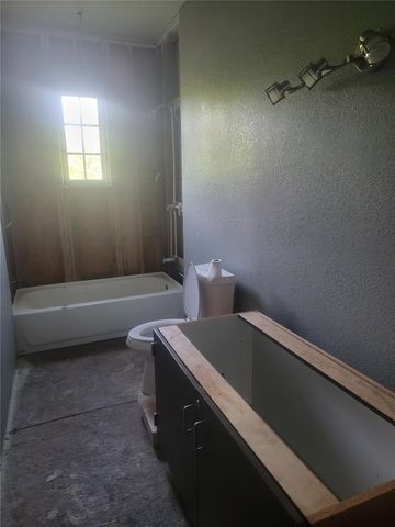 93 Road 5134, Cleveland, TX 77327