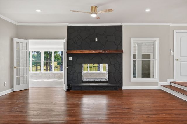 28 Lakeland Dr, Mcminnville, TN 37110