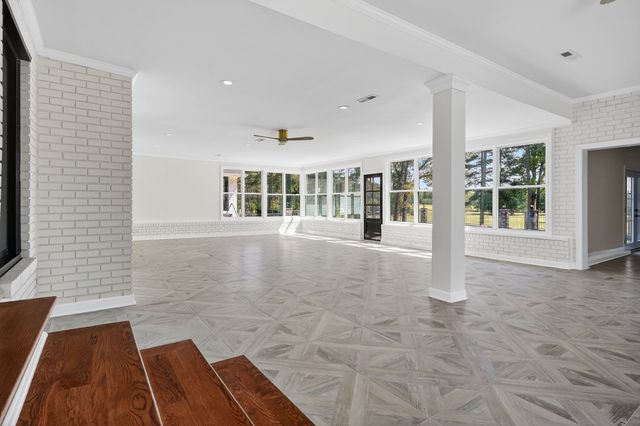 28 Lakeland Dr, Mcminnville, TN 37110