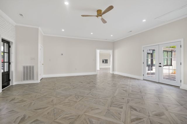 28 Lakeland Dr, Mcminnville, TN 37110
