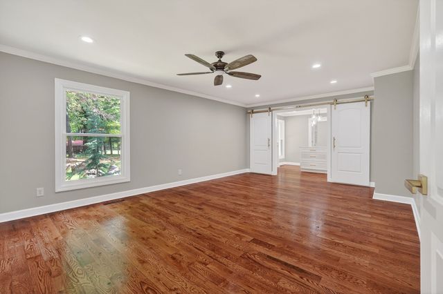 28 Lakeland Dr, Mcminnville, TN 37110