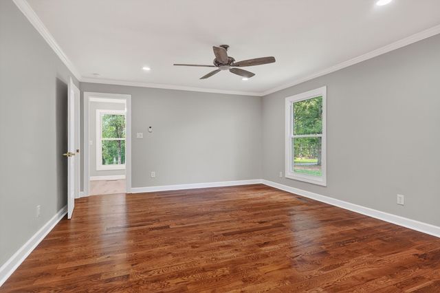 28 Lakeland Dr, Mcminnville, TN 37110