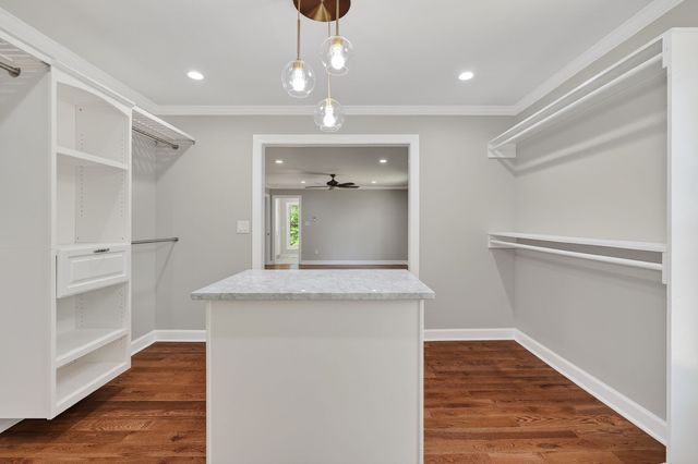 28 Lakeland Dr, Mcminnville, TN 37110