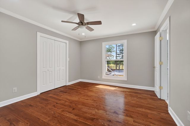 28 Lakeland Dr, Mcminnville, TN 37110