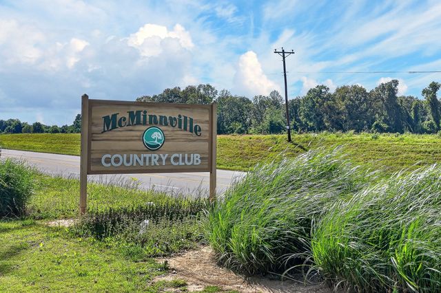 28 Lakeland Dr, Mcminnville, TN 37110