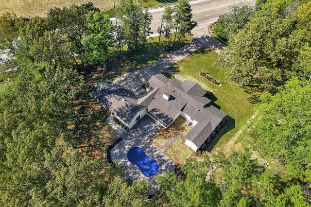 28 Lakeland Dr, Mcminnville, TN 37110