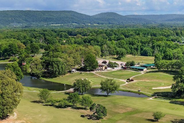 28 Lakeland Dr, Mcminnville, TN 37110