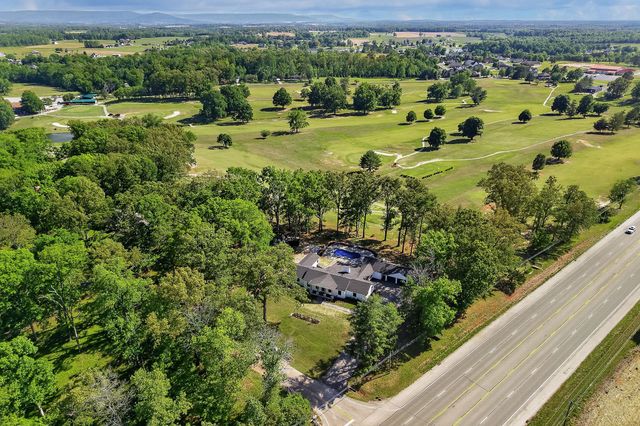 28 Lakeland Dr, Mcminnville, TN 37110