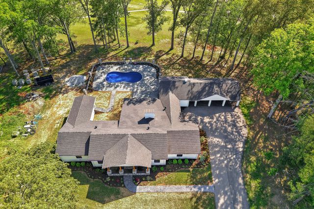 28 Lakeland Dr, Mcminnville, TN 37110