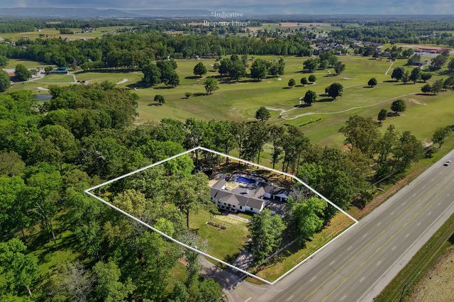 28 Lakeland Dr, Mcminnville, TN 37110