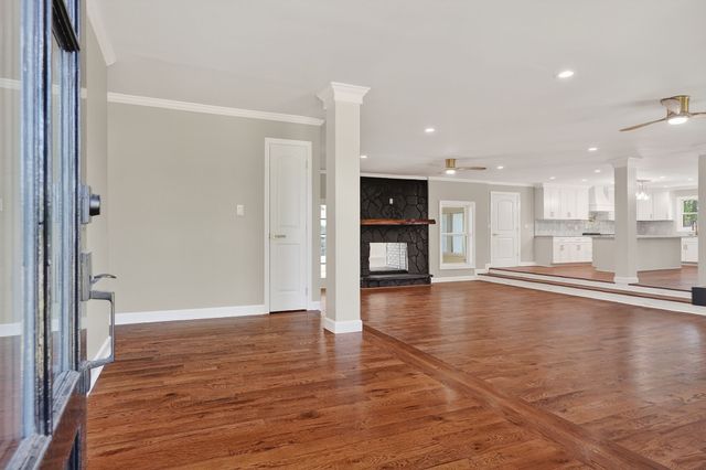 28 Lakeland Dr, Mcminnville, TN 37110